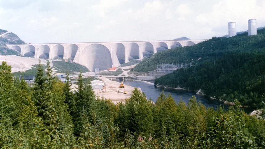 Daniel-Johnson Dam and Manic-5 Power Station
