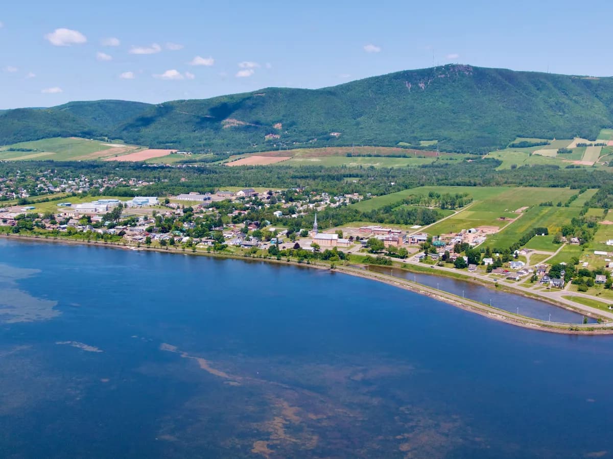 Carleton-sur-Mer and Mont Saint-Joseph