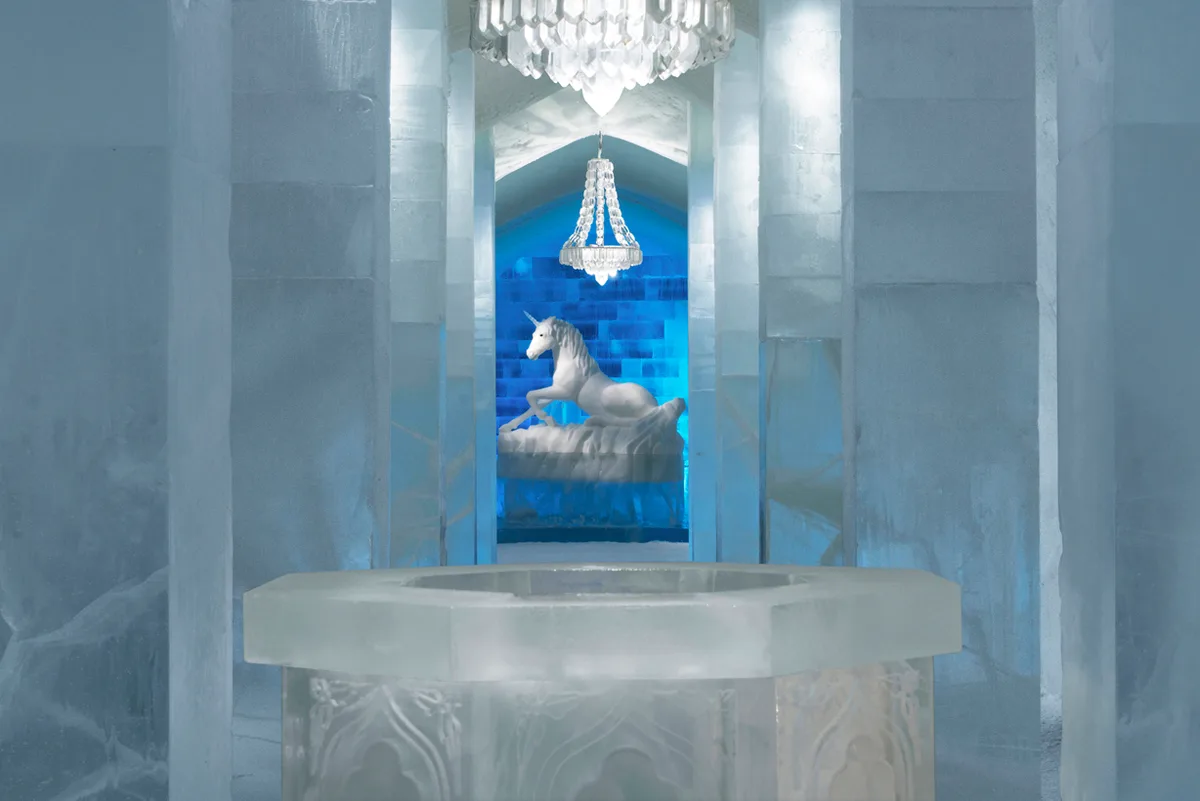 Ice Hotel (Hôtel de Glace)