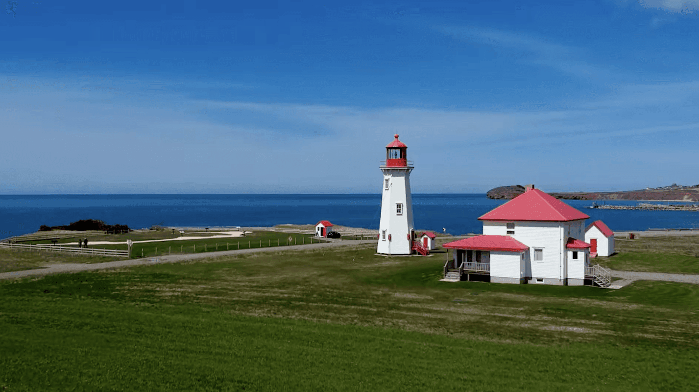 Réserve naturelle des Demoiselles and the Anse-à-la-Cabane Lighthouse